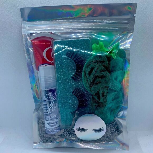 Lip gloss/lashes /bundle